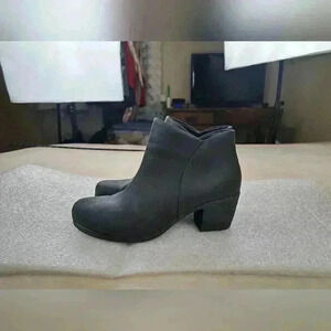 Unstructured by Clarks Womens Un Leather Ankle Black Boots Size 8.5M